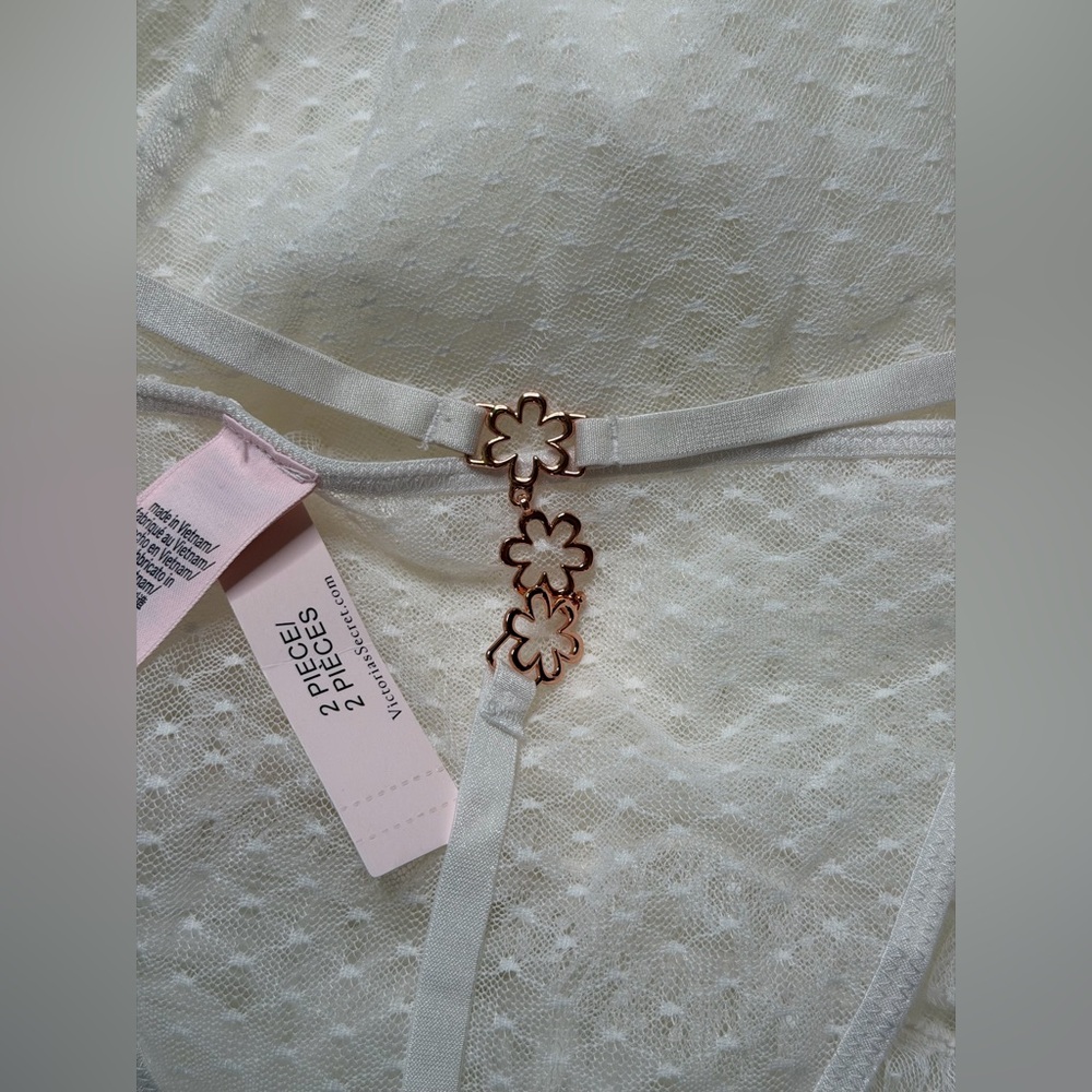Victoria's Secret White Floral Daisy Chain Embroidery Babydoll Set - Picture 7 of 10